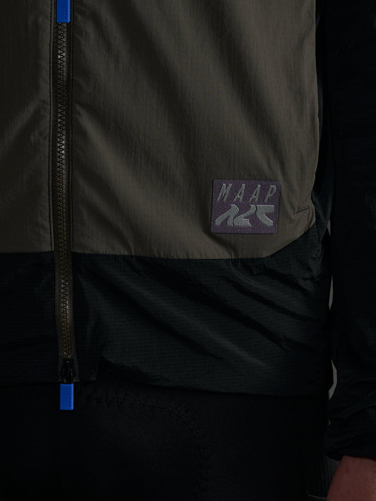 【GROVE】 LIDO SINGLE JACKET / 追跡付 Women's Alt_Road™ Wind Jacket - MAAP Cycling Apparel